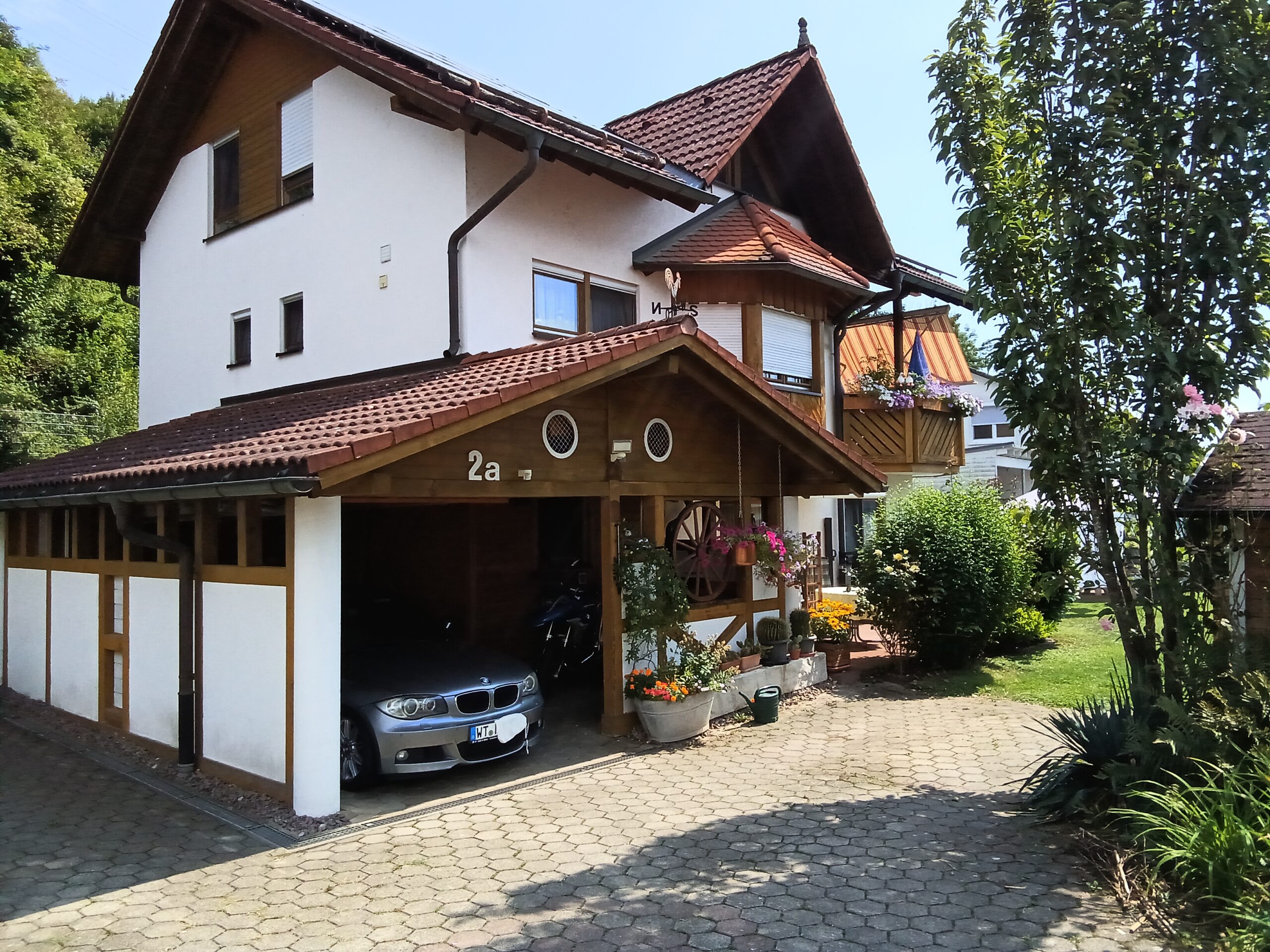Ferienwohnung Brockmann mit Carport und Vorgarten